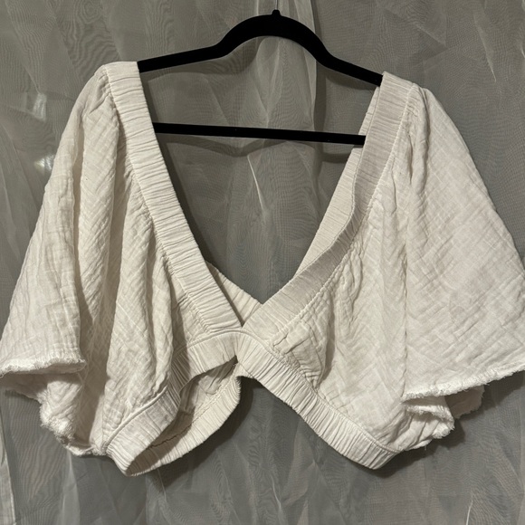 COPY - COPY - AE flowly crop top - Picture 3 of 4